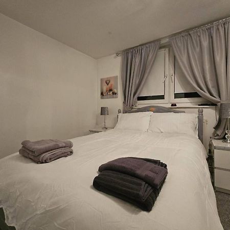 Stunning 1-Bed Apartment In لندن المظهر الخارجي الصورة