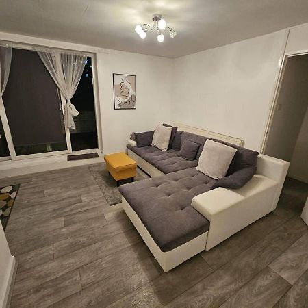 Stunning 1-Bed Apartment In لندن المظهر الخارجي الصورة