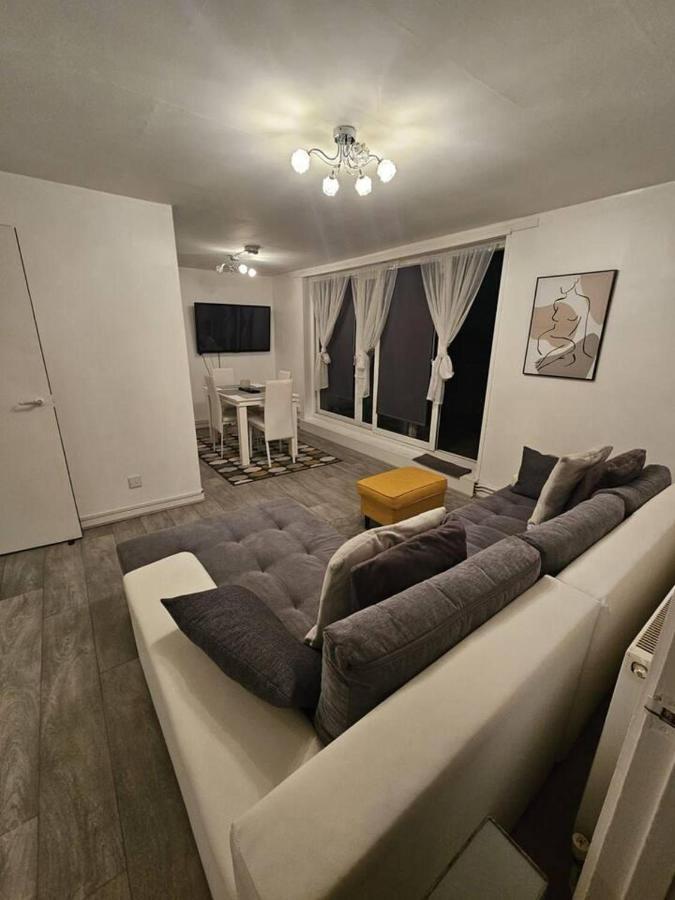 Stunning 1-Bed Apartment In لندن المظهر الخارجي الصورة