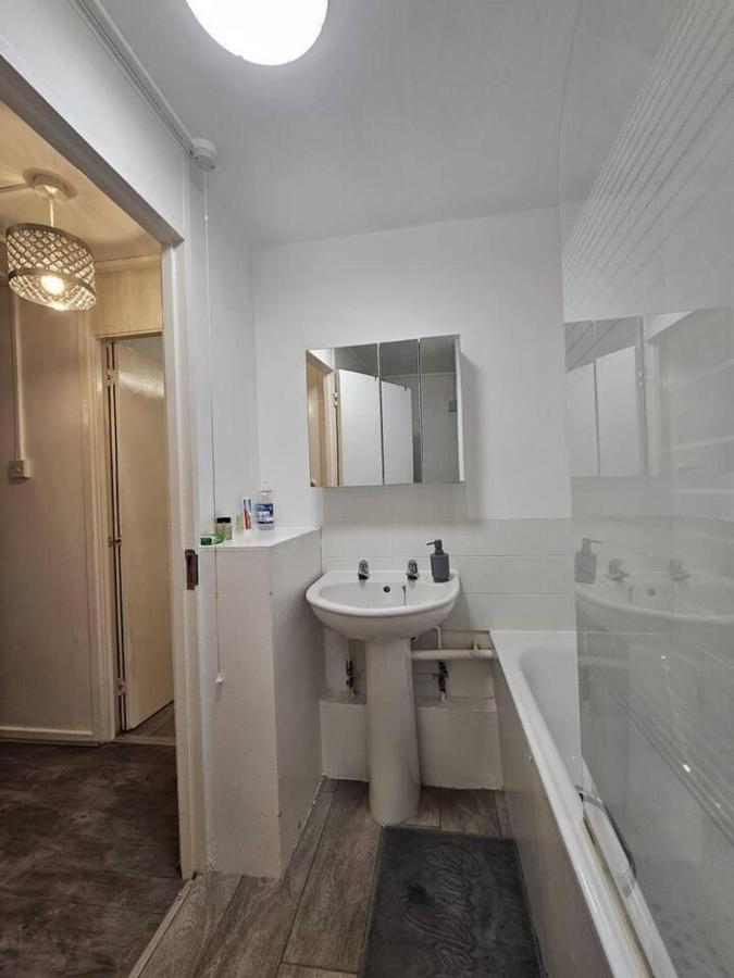 Stunning 1-Bed Apartment In لندن المظهر الخارجي الصورة